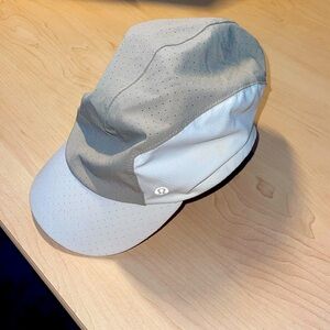 Lululemon small white/beige running hat - EUC